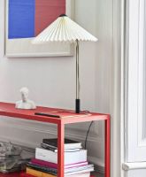 Billede af HAY Matin Table Lamp 380 Large Ø: 38 cm - Bright Red / Brass 