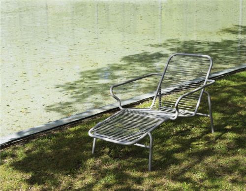 Normann Copenhagen Outdoor Vig Chaiselong Solvogn L: 141 cm - Mørkegrøn