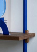 Billede af Moebe Magazine Shelving 73x85 cm - Smoked Oak/Deep Blue