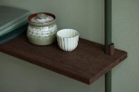 Billede af Moebe Magazine Shelving 73x85 cm - Smoked Oak/Pine Green