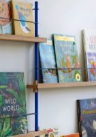 Billede af Moebe Magazine Shelving 123x162 cm - Oak/Deep Blue