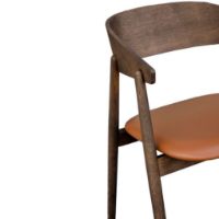 Billede af Andersen Furniture AC2 Sædepolstret Spisebordsstol SH: 44 cm - Eg Røget/Cognac Læder OUTLET