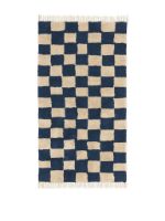 Billede af Ferm Living Mara Washable Tæppe 90x150 cm - Deep Blue/Warm Sand FORUDBESTIL: MARTS 2026