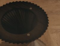 Billede af VIA Copenhagen Hyperbel Sofabord Ø: 100 cm - Oiled Oak/Smoked Glass