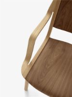 Billede af &Tradition Ax HM11 Lounge Chair SH: 39,9 cm - Lacquered Oak/Walnut