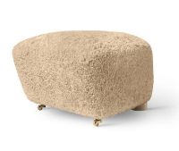 Billede af Audo Copenhagen Den Trætte Mand Fodskammel H: 36 cm - Natur Eg/Sheepskin Honey