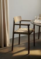 Billede af &Tradition Betty TK9 Armchair SH: 46 cm - Lacquered Oak/Natural Webbing