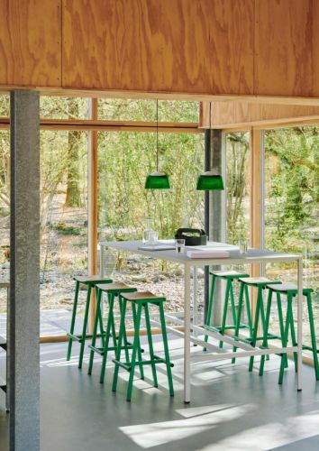 HAY Taburete 8 Bar Stool High - Soft Jade Green Powder Coated Base/Lacquered Oak Veneer