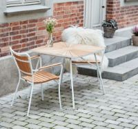 Billede af Mandalay Marguerit Havebord 83x83 cm Inkl. 2 Havestole Havemøbelsæt - Hvid/Teak 