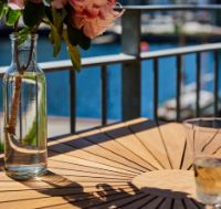 Billede af Mandalay Marguerit Bådformet Bord 83x83 cm Inkl. 2 Havestole Havemøbelsæt - Antracit/Teak 