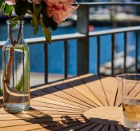 Billede af Mandalay Marguerit Bådformet Bord 83x83 cm Inkl. 2 Havestole Havemøbelsæt - Olivengrøn/Teak 