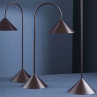 Billede af Frandsen Grasp Portable Table Lamp H: 47 cm - Matt Beetroot