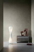 Billede af Tom Rossau TR7 Gulvlampe 25x117 cm - Plastic White