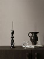 Billede af Ferm Living Gale Candle Holder Medium H: 25,4 cm - Blackened Aluminium