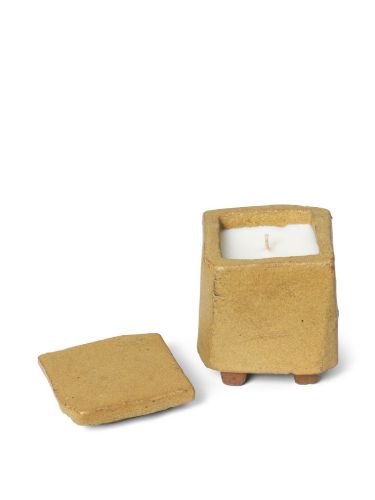 Ferm Living Kurinu Scented Candle H: 10,5 cm - Honey