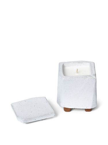 Ferm Living Kurinu Scented Candle H: 10,5 cm - White