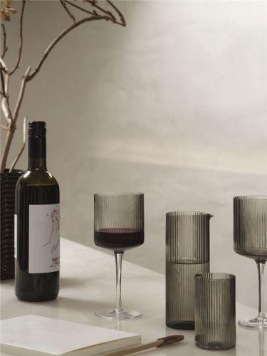 Ferm Living Ripple Red Wine Glasses H: 18,2 cm - Set of 2 - Smoked Grey