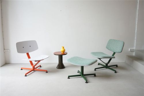 raawii Arba Lounge Chair H: 72 cm -Dark Green Base/Green Fabric