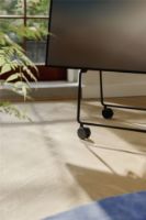 Billede af Please Wait To Be Seated Carry TV Stander H: 92 cm - Sort M/Hjul