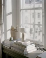 Billede af New Works Kizu Table Lamp Ø: 25 cm - Kunis Breccia Marble/White Acrylic