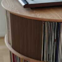 Billede af Kristian Juul Højtalerskjuler til Display LUNA - Eg