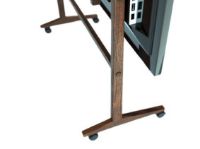 Billede af Kristian Juul SIKA TV-Stander H: 103 cm - Valnød M/Hjul  