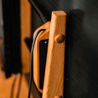 Billede af Kristian Juul Stikdåse til TV-Stander - Valnød/Sort