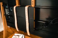 Billede af Kristian Juul Konsolophæng til TV-Stander - Cognac/Messing