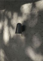 Billede af &Tradition Solid SC104 Væglampe H: 15 cm - Black 