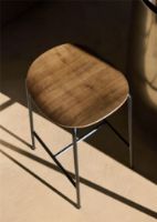 Billede af &Tradition Pavilion AV36 Stool H: 49 cm - Lacquered Walnut