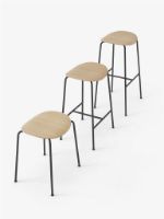 Billede af &Tradition Pavilion AV37 Counter Stool H: 68 cm - Lacquered Oak