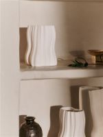 Billede af Ferm Living Moire Vase H: 20 cm - Off White 