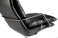 Billede af Søren Lund 330 Lænestol m. Vippefunktion inkl. Fodskammel  - Sort Piemonte Læder UDSTILLINGSMODEL