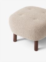Billede af &Tradition Little Petra ATD1 Pouf H: 37 cm - Oiled Walnut/Karakorum 003