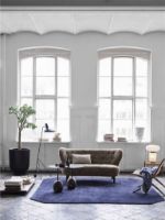 Billede af &Tradition Little Petra VB2 Sofa L: 150 cm - Oiled Walnut/Sheepskin Sahara