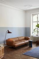 Billede af &Tradition Inland AV23 3 Seater Sofa SH: 40 cm - Noble Cognac Leather