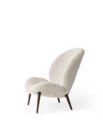 Billede af Vipp 466 Lodge Lounge Chair H: 91,5 cm - Dark Oak/Curly 09 Off-white