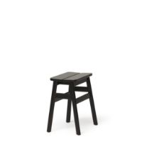 Billede af Form & Refine Angle Stool B: 38 cm - Sort Bøg