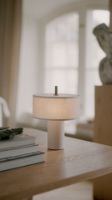 Billede af New Works Margin Portable Table Lamp H: 31 cm - Beige/Black
