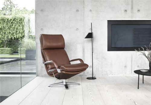 BERG Furniture Nasa Høj Åben Arm Lænestol m. Justerbar Nakkepude SH: 46 cm - Mat Aluminium/Berg Soft Sort Læder