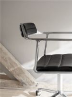Billede af Vipp 452 Swivel Stol m. Hjul - Aluminium/Black Aniline Leather