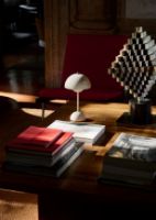 Billede af &Tradition Flowerpot VP9 Bordlampe H: 29,5 cm - Ivory