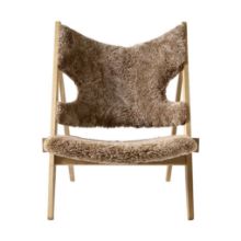 Billede af Audo Copenhagen Knitting Lounge Chair Sheepskin - Natural Oak/Sahara 