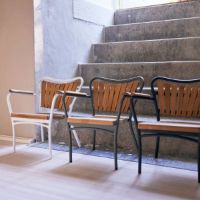 Billede af Mandalay Marguerit Børnestol H: 47 cm - Teak/Antracit