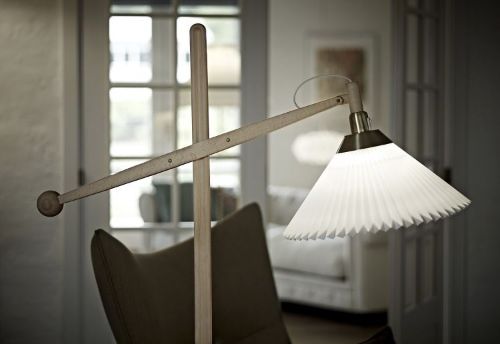 Le Klint Model 325 Læselampe H: 150 cm - Lys Eg