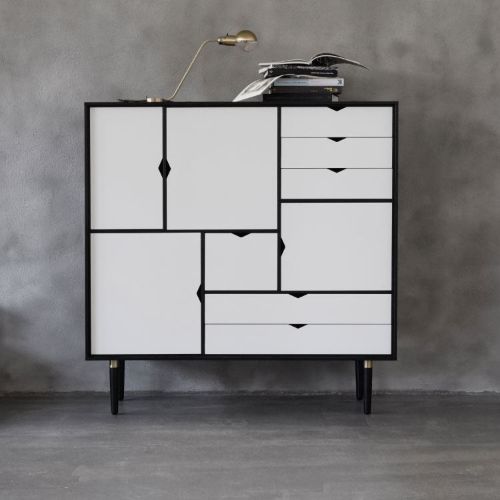 Andersen Furniture S3 Skænk 132x131 cm - Sort/Hvide fronter