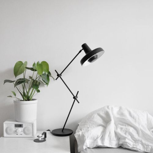 Lampefeber Arigato Bordlampe L: 83 cm - Sort