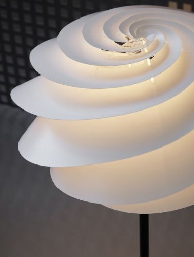 Le Klint 331 Swirl Gulvlampe H: 140cm - Hvid