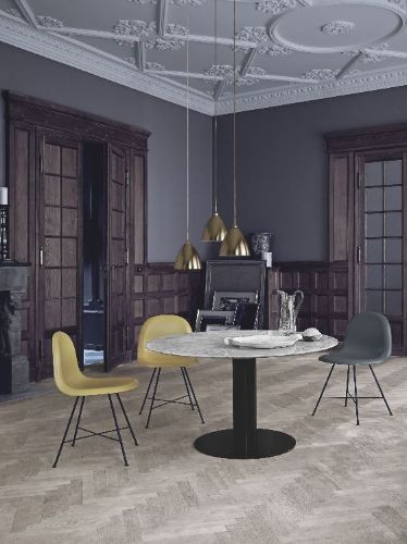 GUBI 2.0 Dining Table Ø: 130 cm - Black Base/Marple Black Top