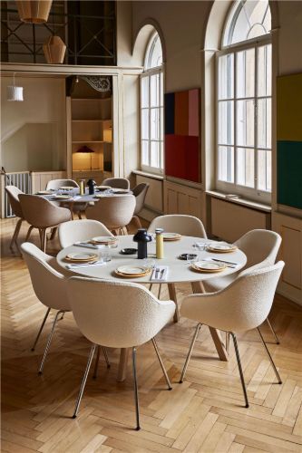 HAY CPH 25 Round Table Ø: 140 cm - Lacquered Solid Oak/White Laminate 
